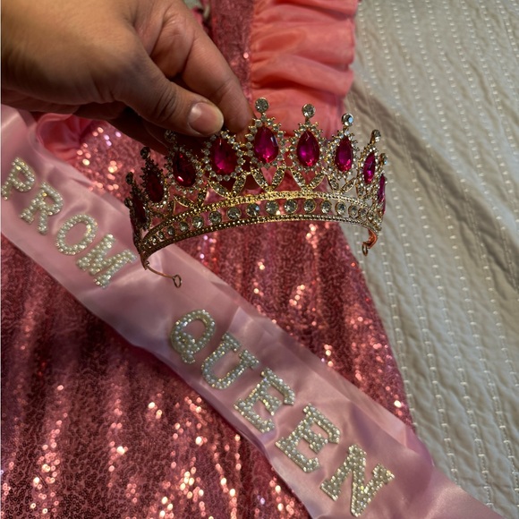 Barbie 80’s Prom Queen - Picture 3 of 5